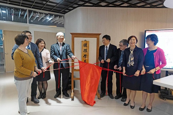 培育國際跨域科技護理人才　中山大學護理學系揭牌1
